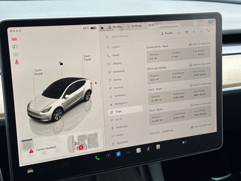 Used 2022 Tesla Model Y Long Range image 21