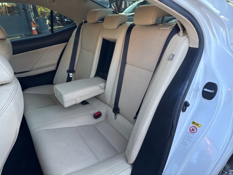 Used 2016 Lexus IS 300 AWD w/ Navigation System Package image 32
