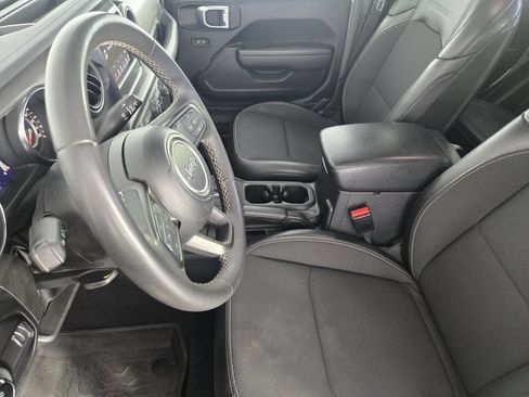 Used 2023 Jeep Gladiator Sport AWD/4WD image 15