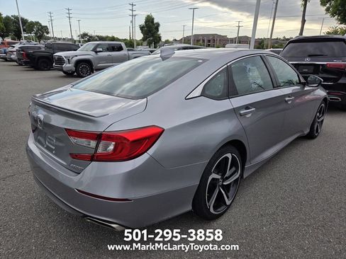 Used 2018 Honda Accord Sport image 10