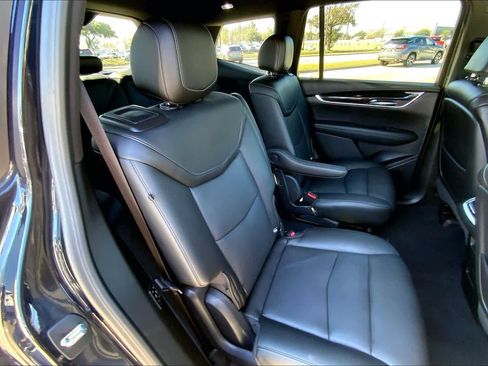 Used 2022 Cadillac XT6 Premium Luxury w/ Technology Package image 57