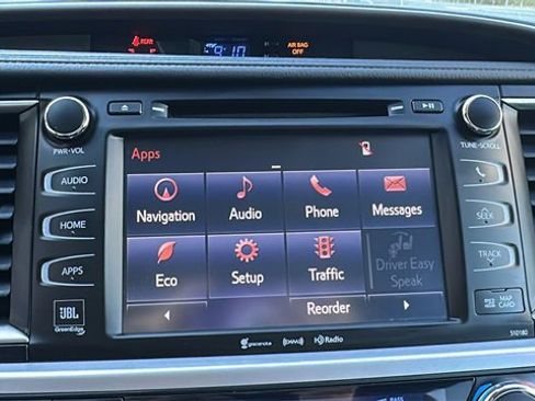 Used 2017 Toyota Highlander Limited image 11