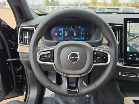 Used 2025 Volvo XC90 B5 Plus AWD/4WD image 14