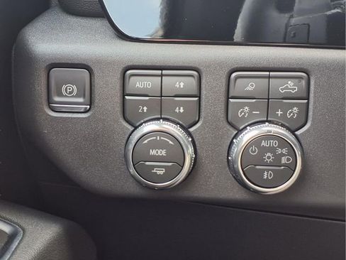 New 2026 GMC Sierra 1500 SLT w/ SLT Premium Package AWD/4WD image 11