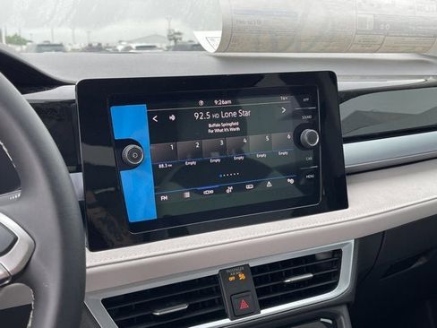 New 2025 Volkswagen Taos SE image 28