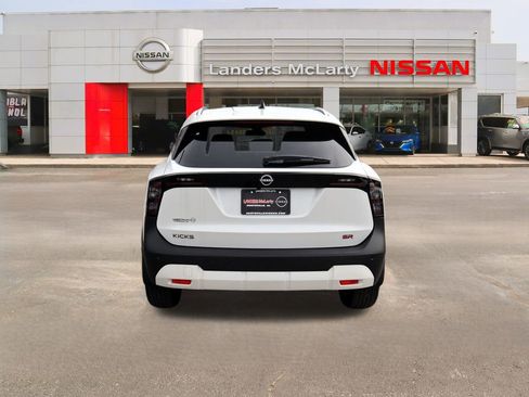 New 2026 Nissan Kicks SR w/ SR Premium Package image 4