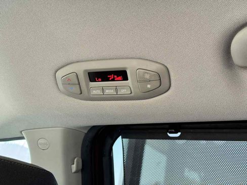 Used 2017 Kia Sedona SX Limited FWD image 37