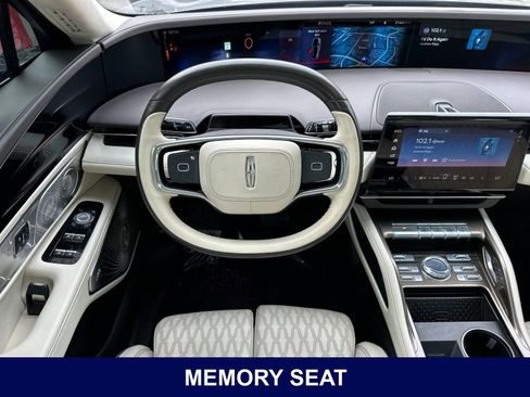 Used 2024 Lincoln Nautilus Black Label w/ Jet Appearance Package (87T) AWD/4WD image 17