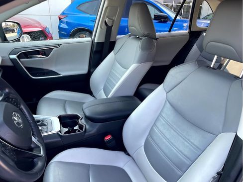 Used 2020 Toyota RAV4 Limited w/ Protection Package AWD/4WD image 9