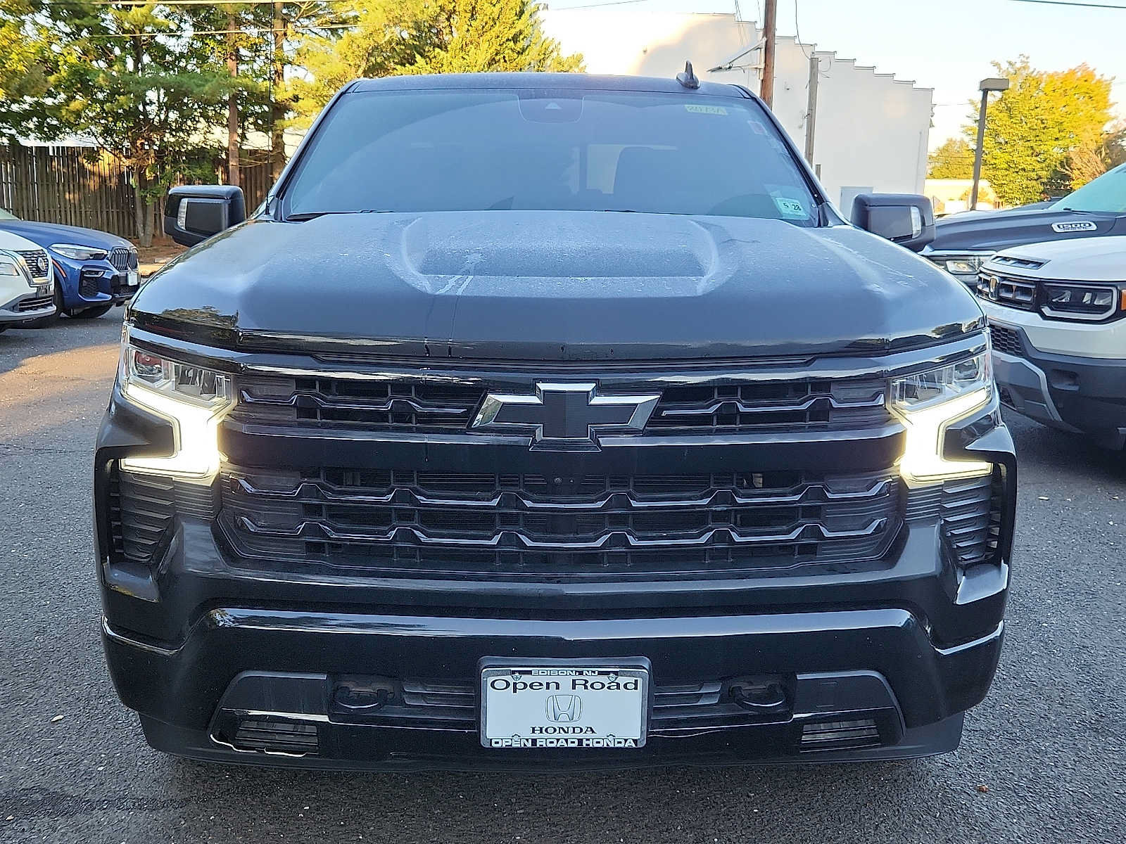 Used 2023 Chevrolet Silverado 1500 RST AWD/4WD image 2