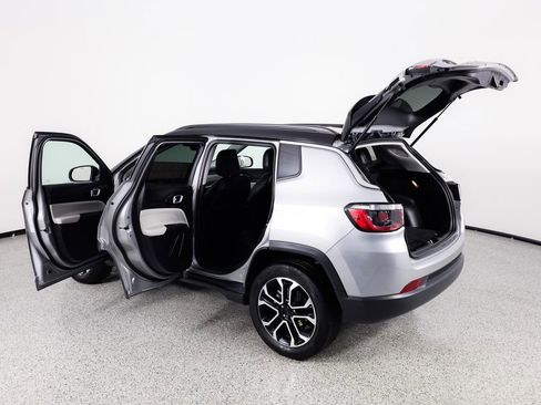 Used 2022 Jeep Compass Limited image 15