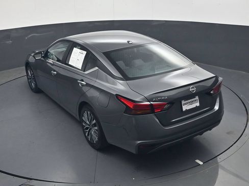 Used 2025 Nissan Altima 2.5 SV FWD image 28