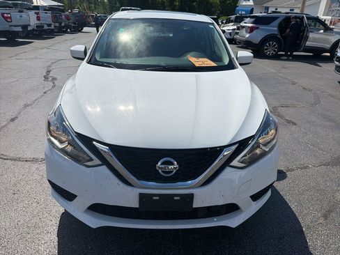 Used 2019 Nissan Sentra SV w/ Special Edition Package FWD image 3