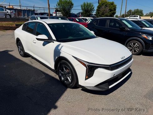 Used 2025 Kia K4 FWD image 3