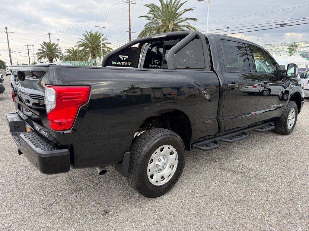 Used 2022 Nissan Titan SV AWD/4WD image 6