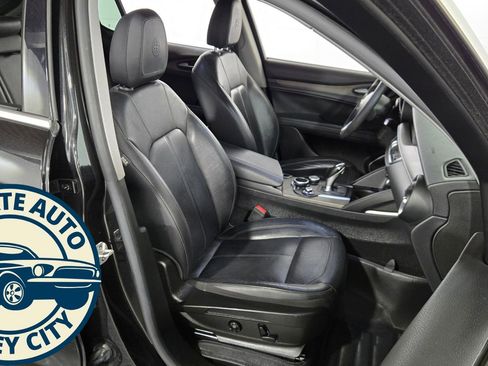 Used 2018 Alfa Romeo Stelvio Ti image 38