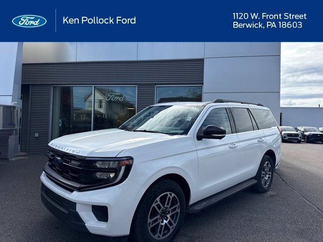 Used 2025 Ford Expedition Active AWD/4WD image 1