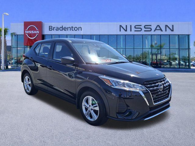 Certified 2025 Nissan Kicks Play S FWD image 3