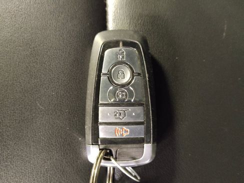 Used 2021 Ford Explorer XLT w/ Equipment Group 202A image 32