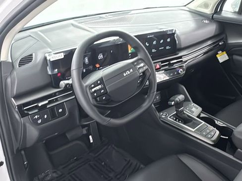 New 2026 Kia Sportage EX w/ EX Panorama Roof Package image 36