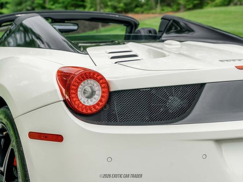Used 2015 Ferrari 458 Spider RWD image 94