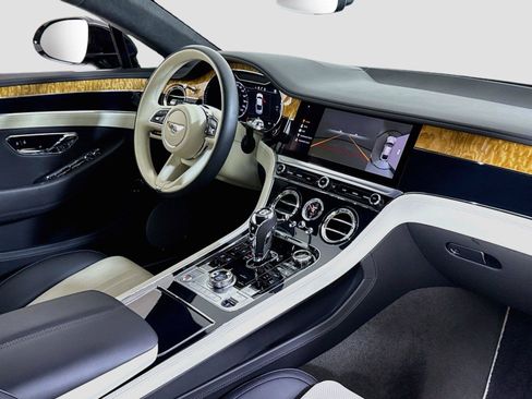 Used 2023 Bentley Continental GT V8 AWD/4WD image 29