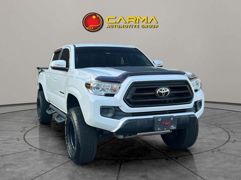 Used 2020 Toyota Tacoma SR image 11