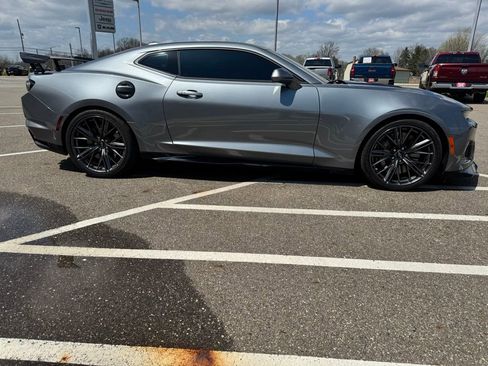 Used 2020 Chevrolet Camaro ZL1 RWD image 8