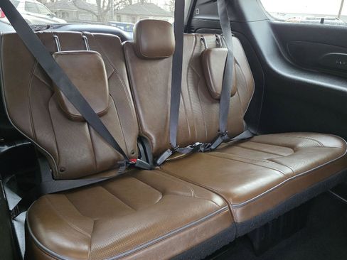 Used 2019 Chrysler Pacifica Limited w/ Advanced Safetytec Group image 30