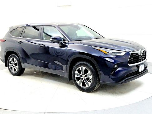 New 2026 Toyota Highlander XLE image 7