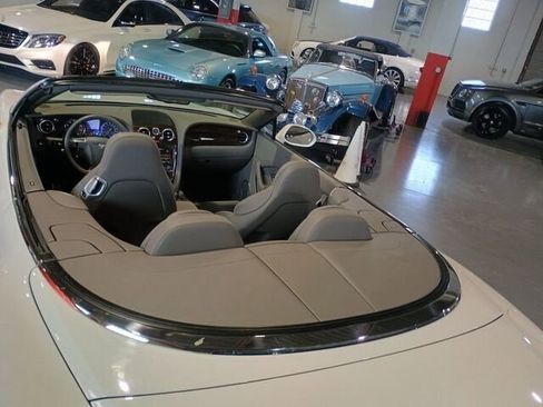 Used 2013 Bentley Continental GT w/ Color Specification Pkg image 28