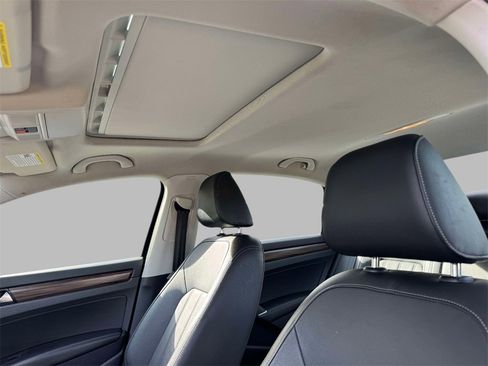 Used 2020 Volkswagen Passat 2.0T SEL image 23