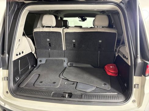 Used 2022 Jeep Wagoneer Series II RWD image 24