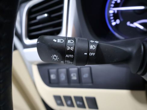 Used 2017 Toyota Highlander Limited Platinum image 37