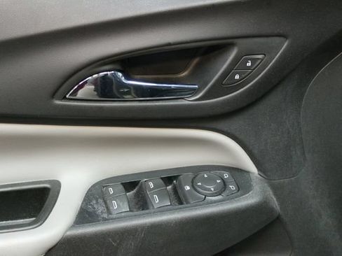 Used 2018 Chevrolet Equinox Premier AWD/4WD image 16