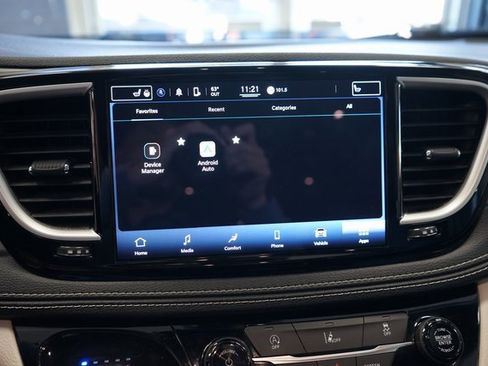 Used 2022 Chrysler Pacifica Touring-L image 37