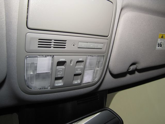 Used 2022 Honda CR-V Touring image 8
