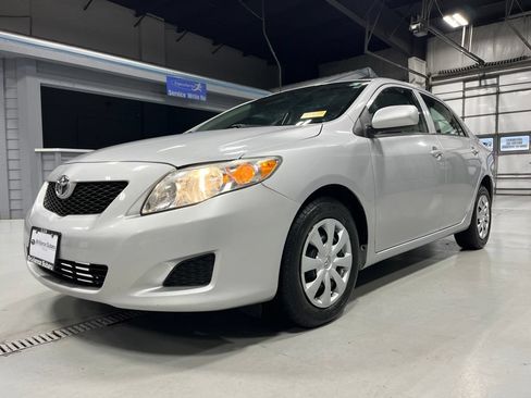 Used 2010 Toyota Corolla FWD image 3