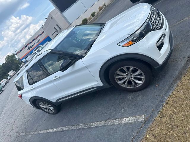 Used 2021 Ford Explorer Limited w/ Equipment Group 301A RWD image 3