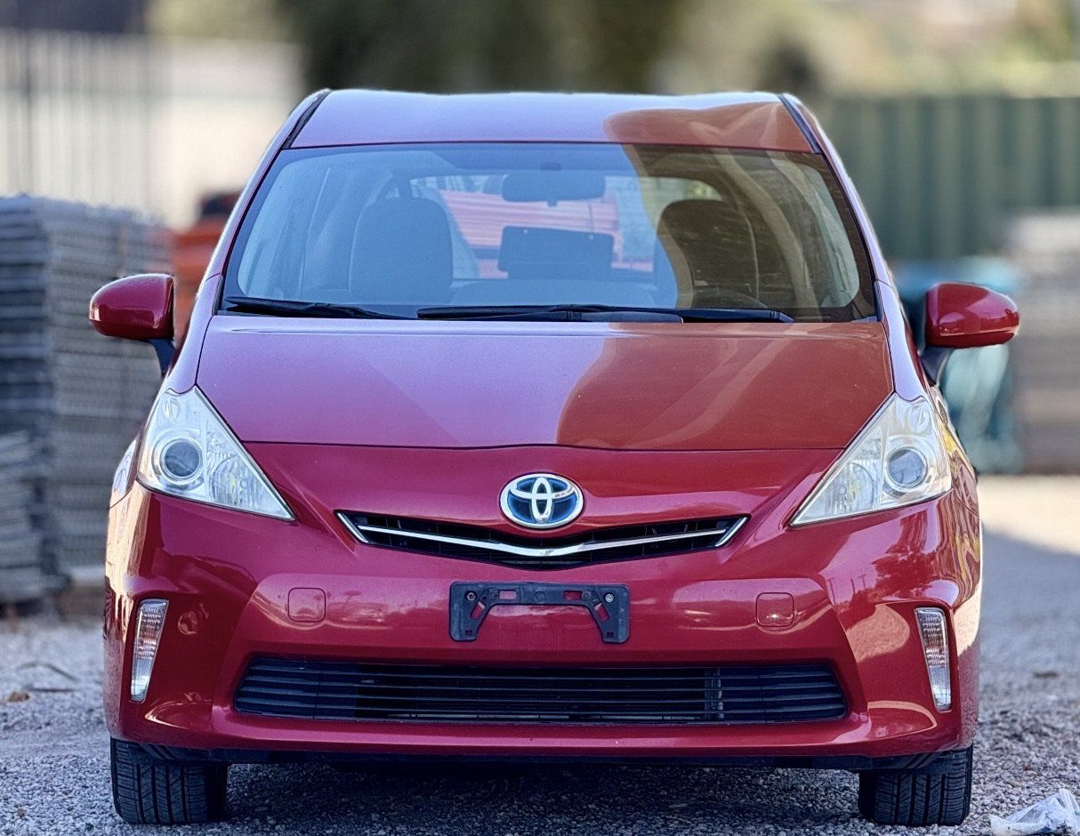 Used 2013 Toyota Prius V Three FWD image 4