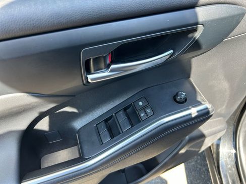 Used 2024 Toyota Highlander XLE image 23