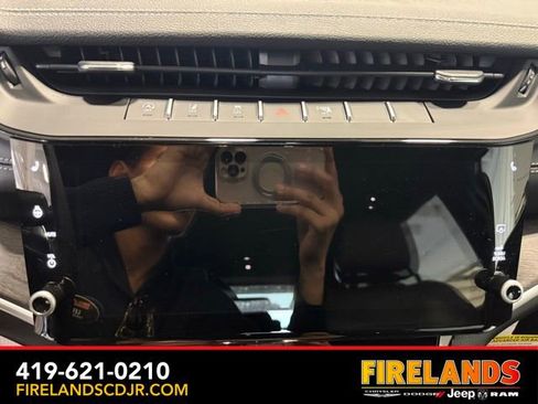 New 2026 Jeep Grand Cherokee Altitude image 13