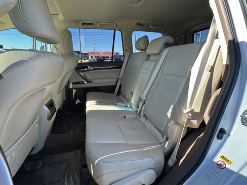 Used 2019 Lexus GX 460 image 13