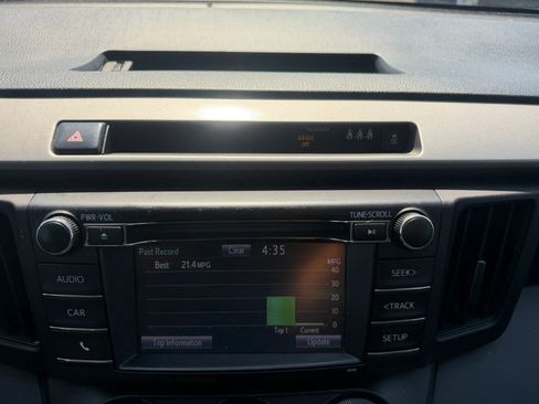 Used 2018 Toyota RAV4 LE w/ All Weather Liner Package AWD/4WD image 25