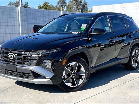 Used 2025 Hyundai Tucson SEL FWD image 2
