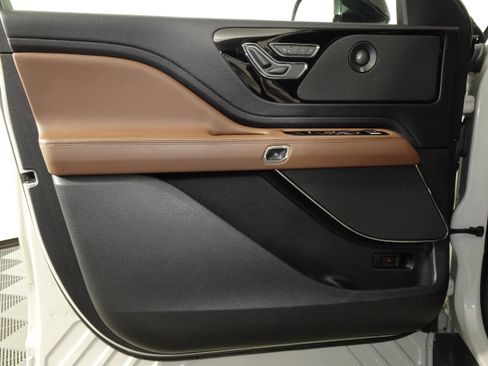 Used 2020 Lincoln Aviator Reserve w/ Class IV Trailer Tow Package image 55