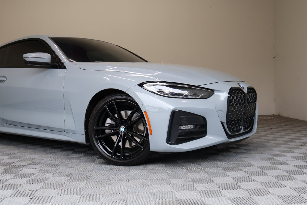 Used 2023 BMW 430i Coupe w/ M Sport Package RWD image 3