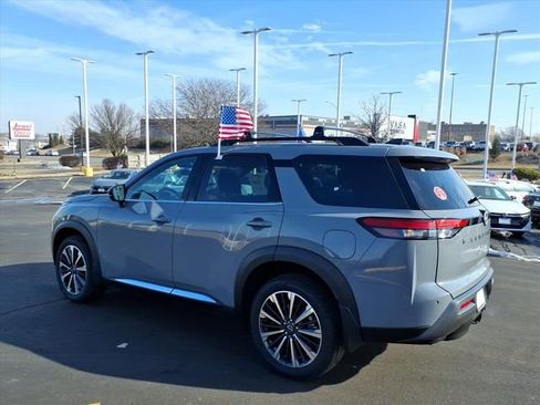 New 2026 Nissan Pathfinder Platinum image 5