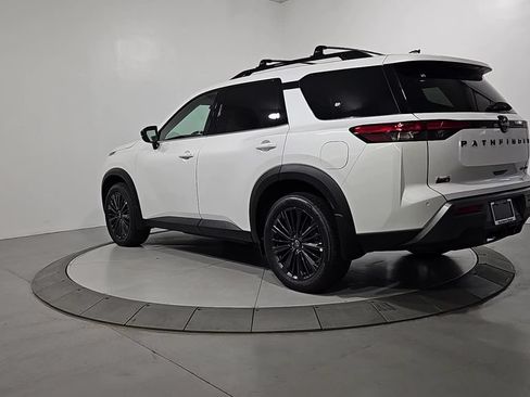 New 2026 Nissan Pathfinder SL w/ SL Premium Package AWD/4WD image 3