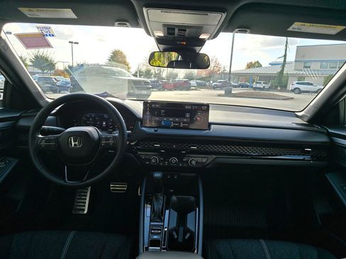 Used 2025 Honda Accord Sport image 6